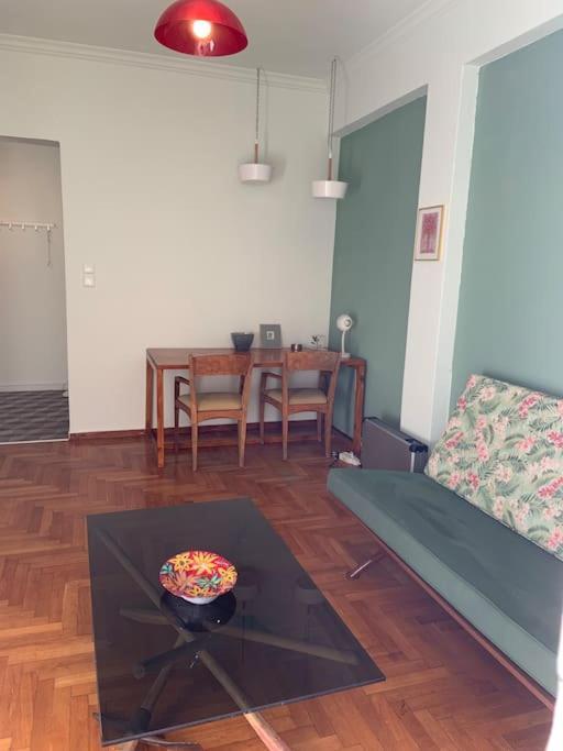 Apartamento 5Th Floor Bright Flat At Bohemian Exarcheia Atenas Exterior foto