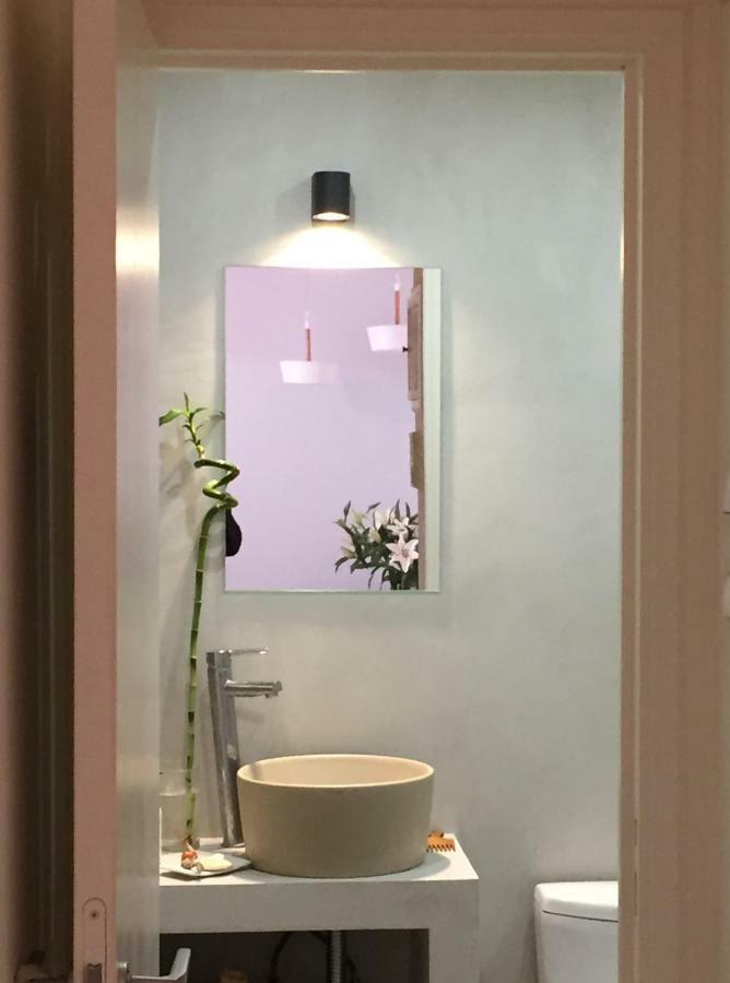 Apartamento 5Th Floor Bright Flat At Bohemian Exarcheia Atenas Exterior foto